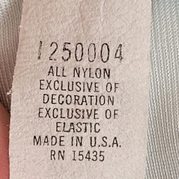 Vintage Gilead Women Blue Nightgown Robe Set – Size L – Satin Floral Embroidery - Picture 9 of 11